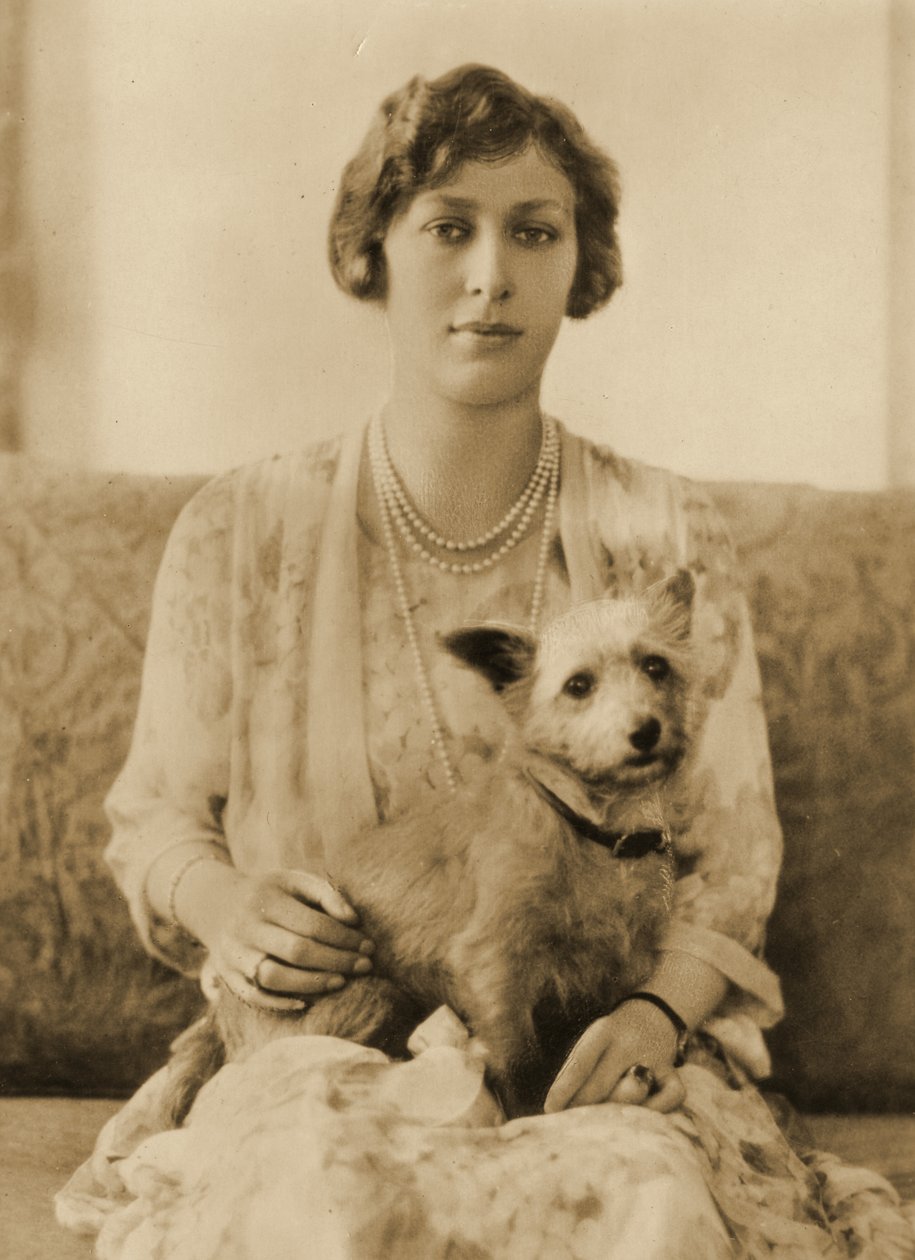 Prenses Mary ve köpeği c. 1920 by Unknown