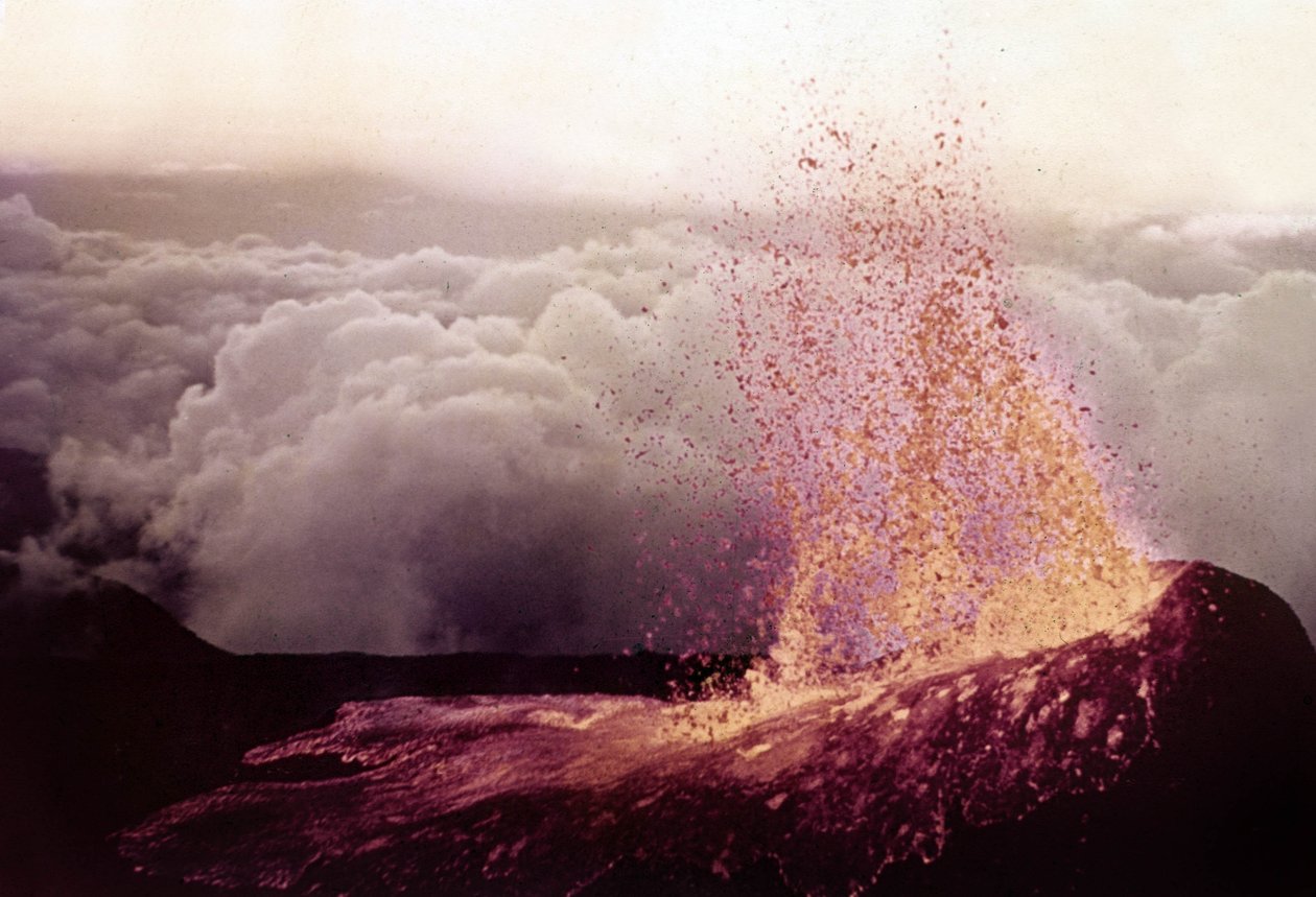 Volkanik Patlama, Piton de la Fournaise by Unknown