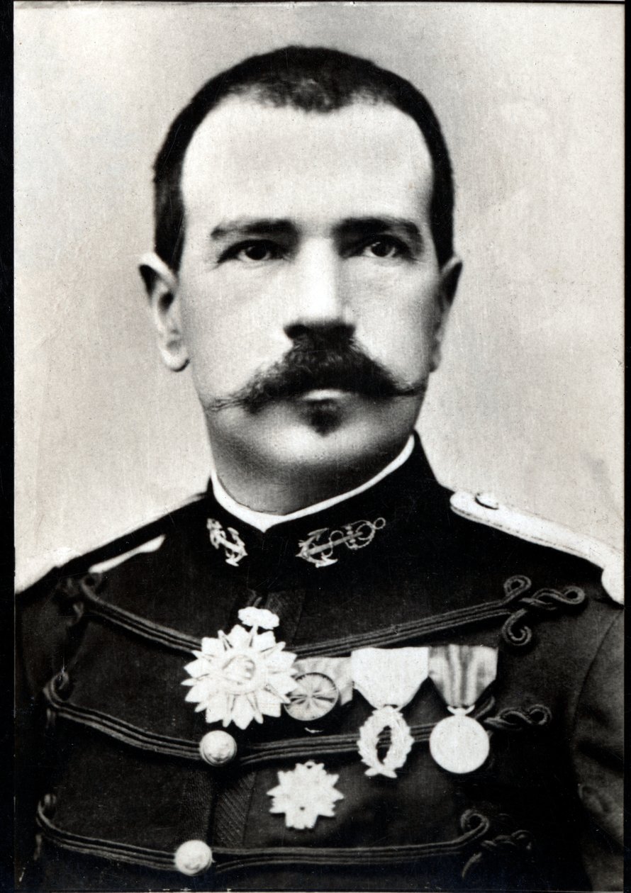 Parfait Louis Monteil (1855-1925), Fransız sömürge askeri subayı ve kaşif portresi. by French Photographer