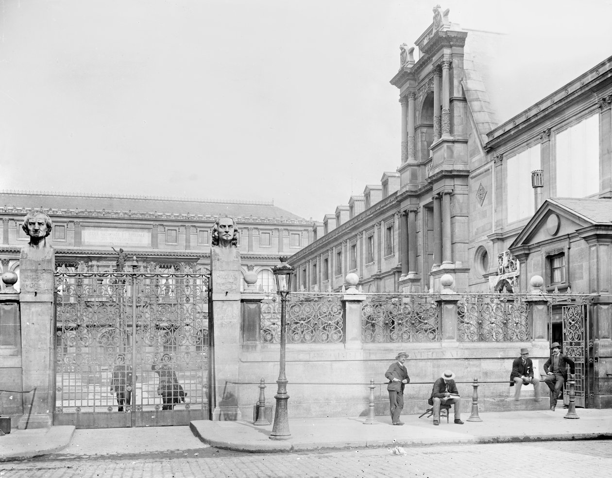 Ulusal Güzel Sanatlar Yüksek Okulu, Rue Bonaparte, Paris, c.1890-1900 by Adolphe Giraudon