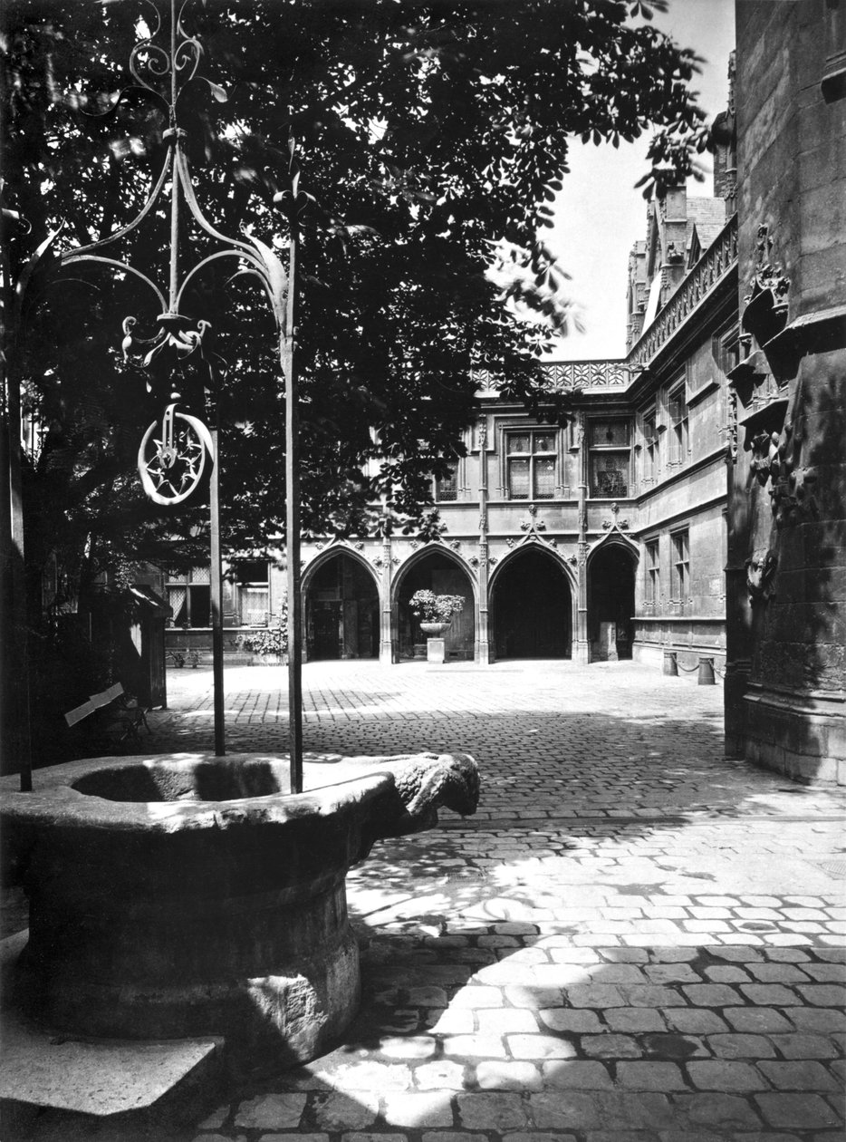 Avludan görülen Cluny Hotel, Paris by Adolphe Braun