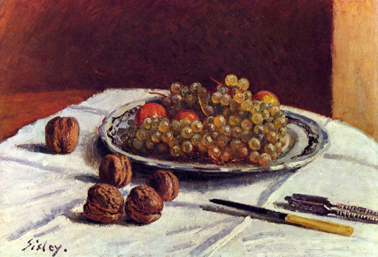 Natürmort, üzüm ve fındık by Alfred Sisley