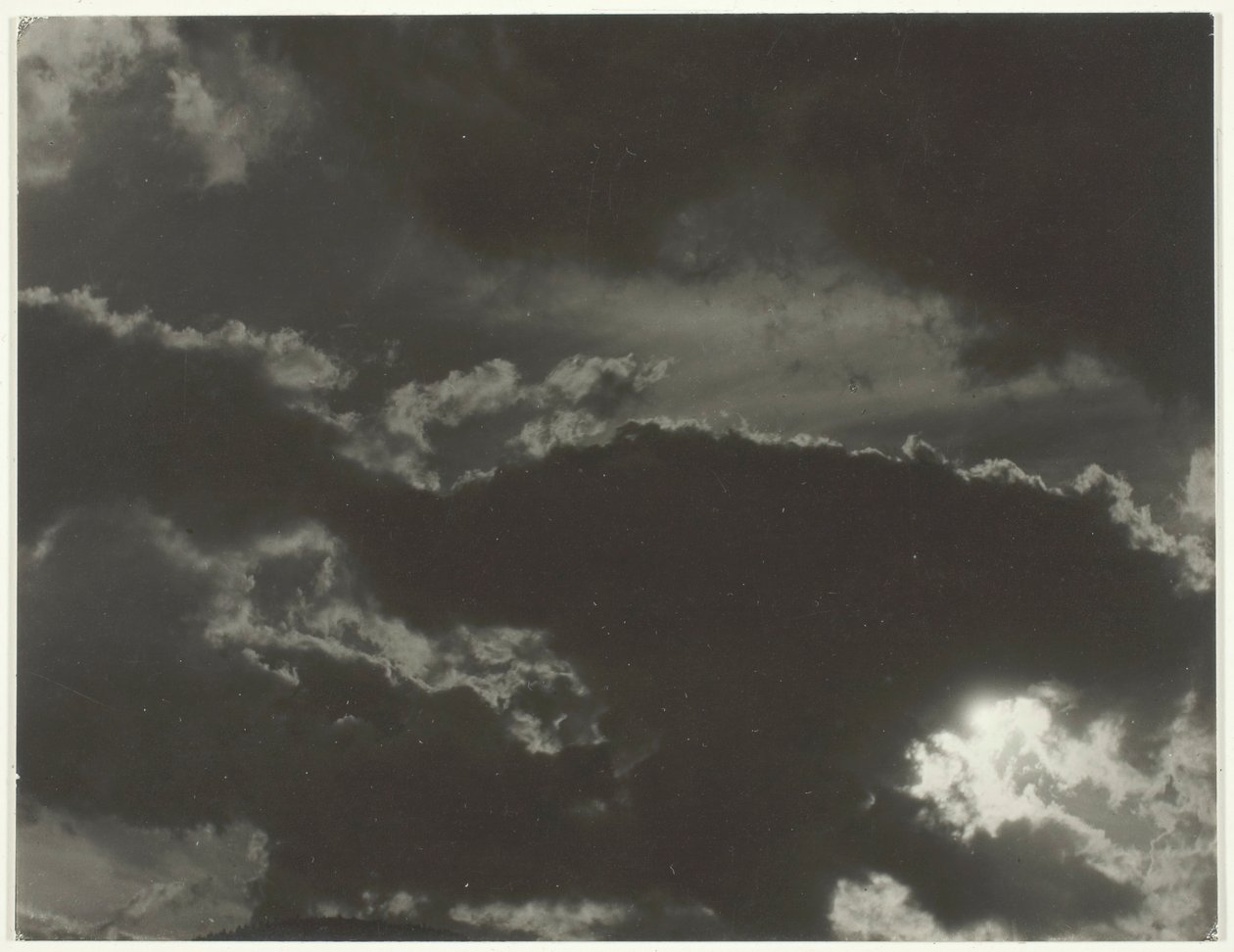 Eşdeğer, 1927. by Alfred Stieglitz