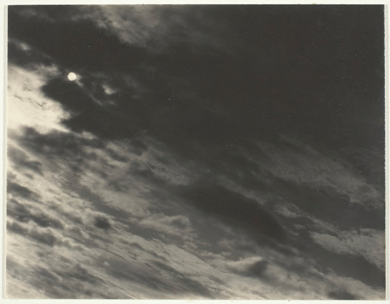 Eşdeğer, 1929. by Alfred Stieglitz