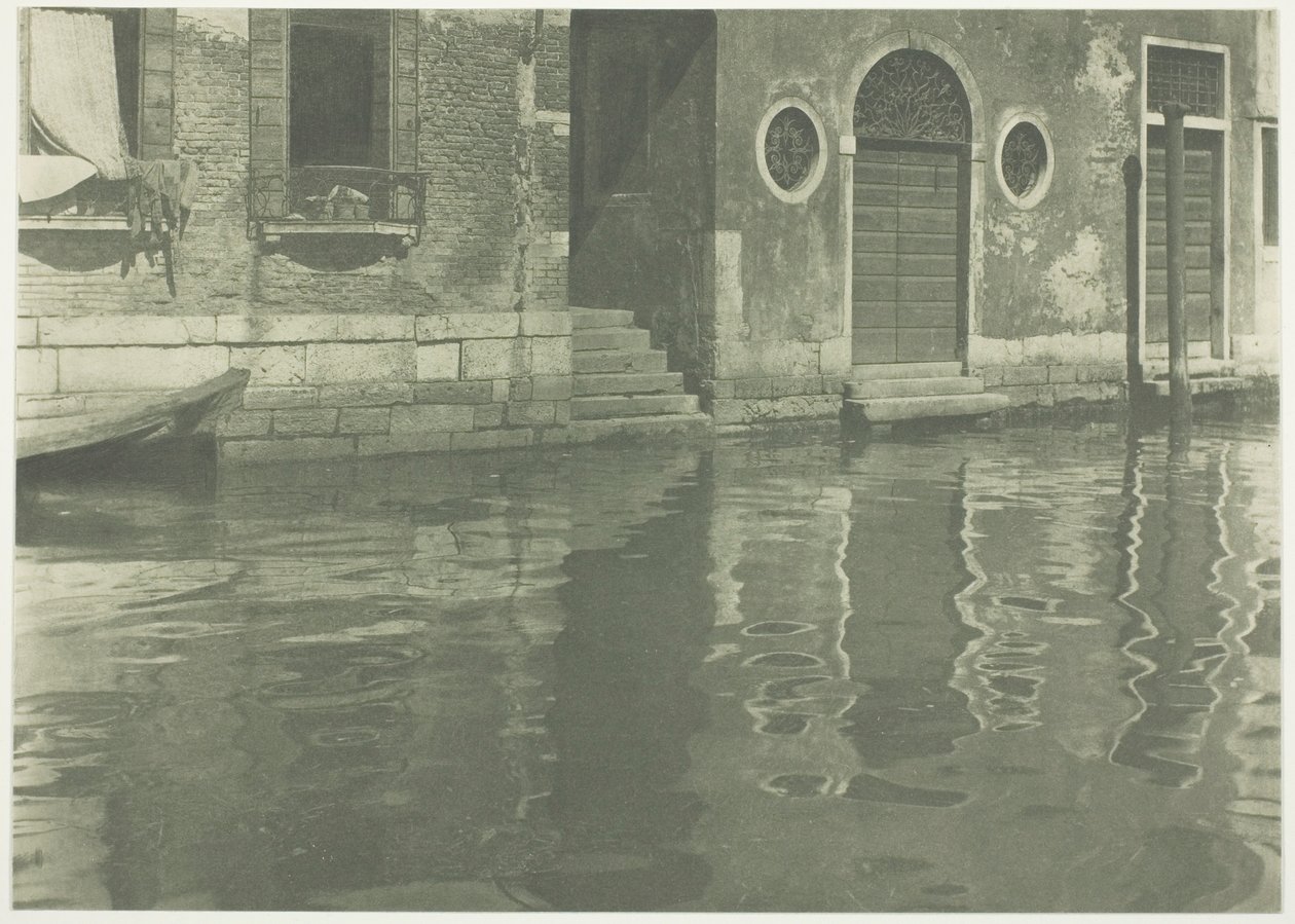 Yansımalar—Venedik by Alfred Stieglitz