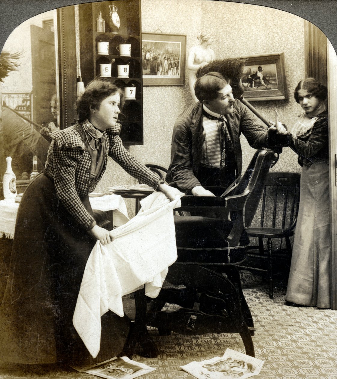 Saçını Vurmak. by American Stereoscopic Company