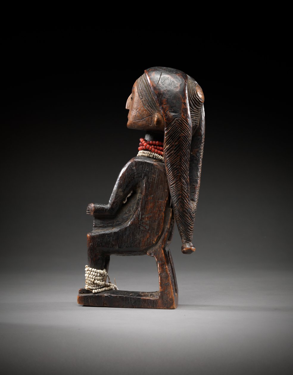 Boru (cam boncuklu ahşap) by Angolan School