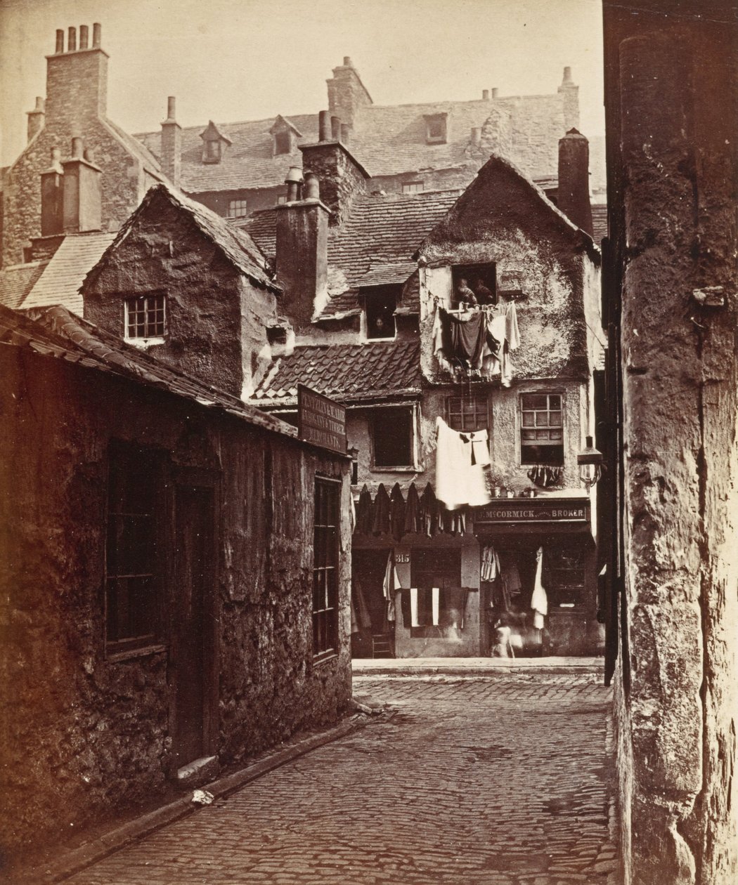 Kereste Önlü Ev, Cowgate by Archibald Burns