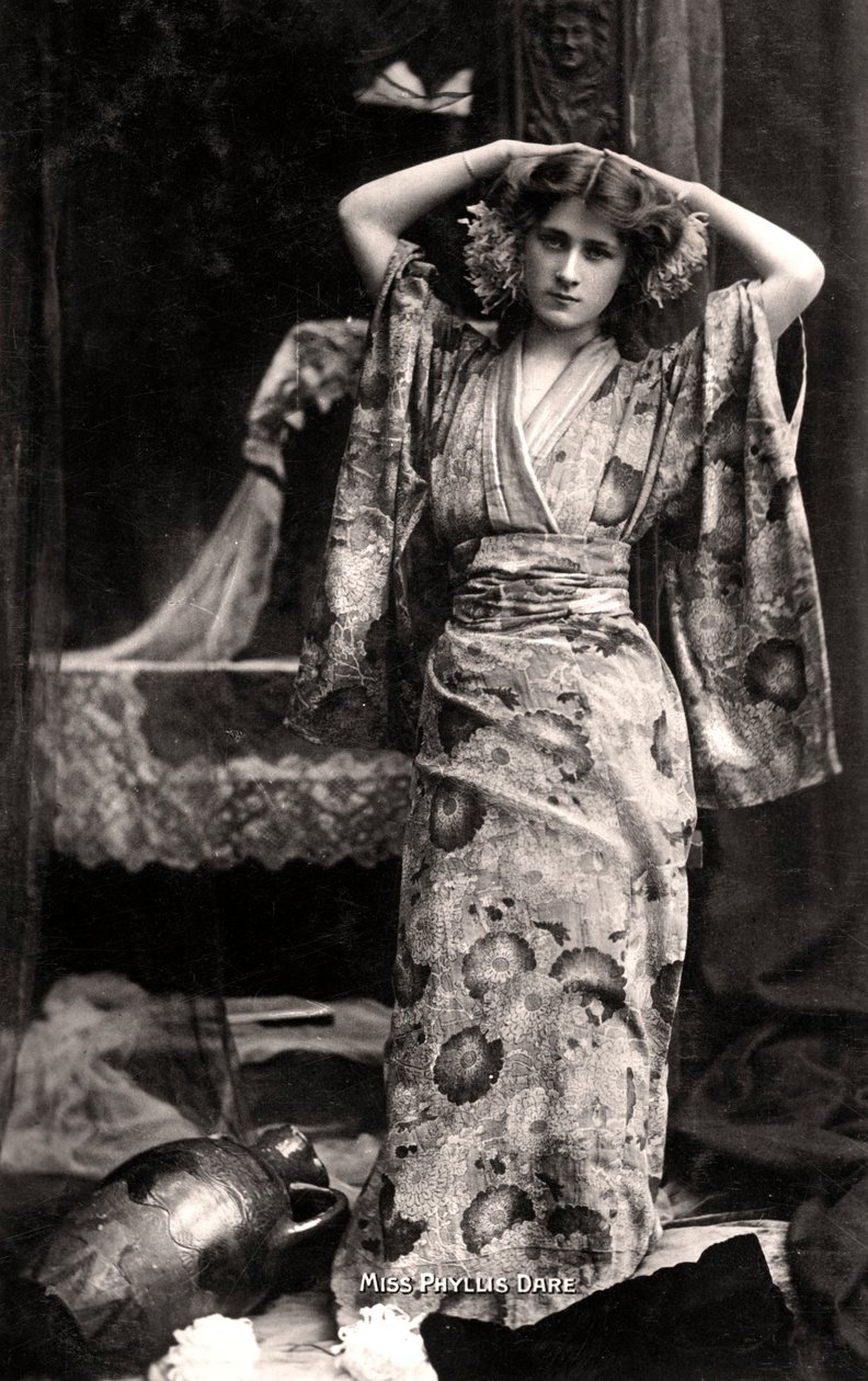 Phyllis Dare 1890-1975, İngiliz aktris, 1906. by Bassano Studio
