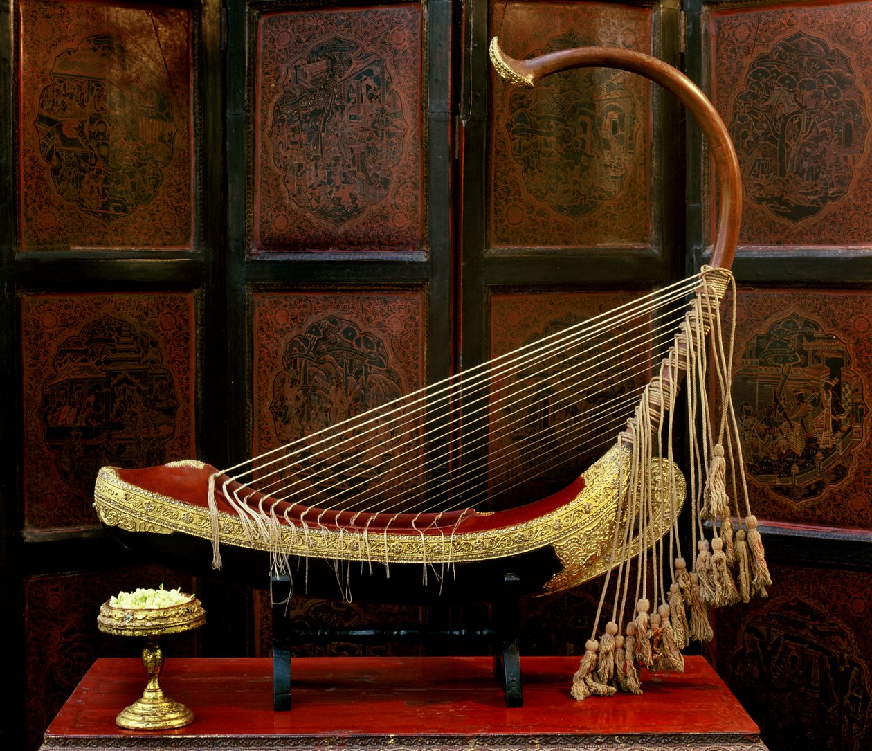Birmanya arp (ahşap) by Burmese School