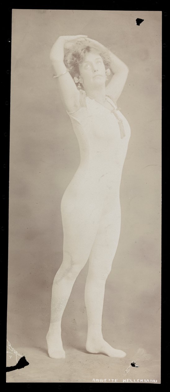 Annette Kellerman., c.1900 (gümüş jelatin baskı) by Byron Company