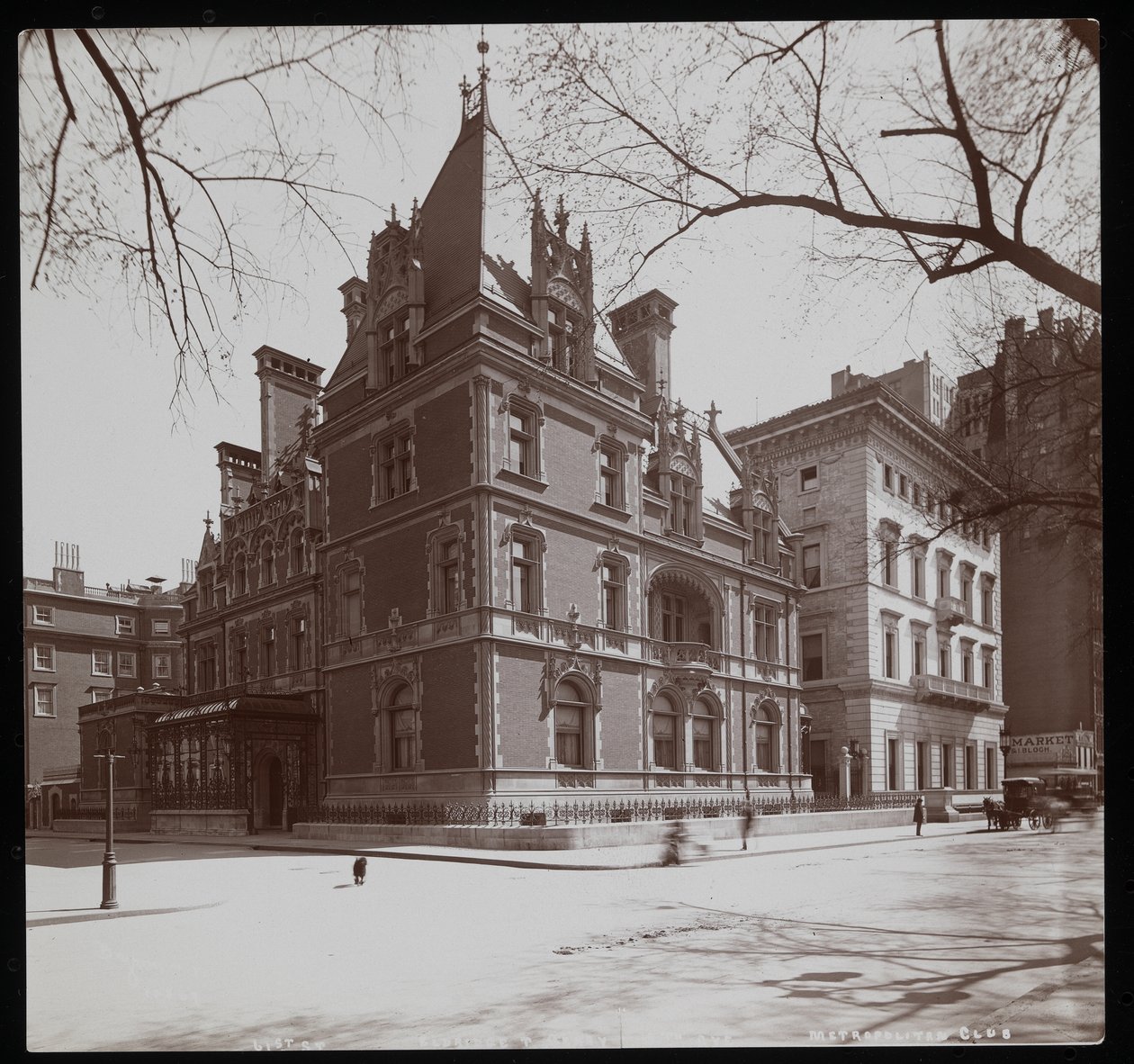 61st Street'teki Elbridge Thomas Gerry konutu ve bitişiğindeki Metropolitan Club, New York, 1900-01 (gümüş jelatin baskı) by Byron Company