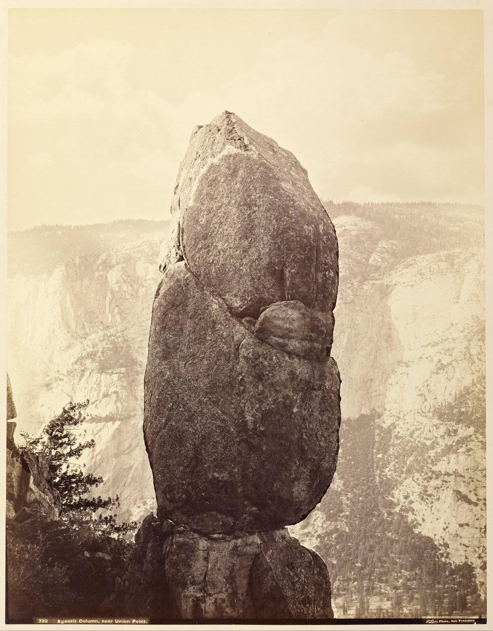 Agassiz Sütunu, Union Point yakınında by Carleton Watkins