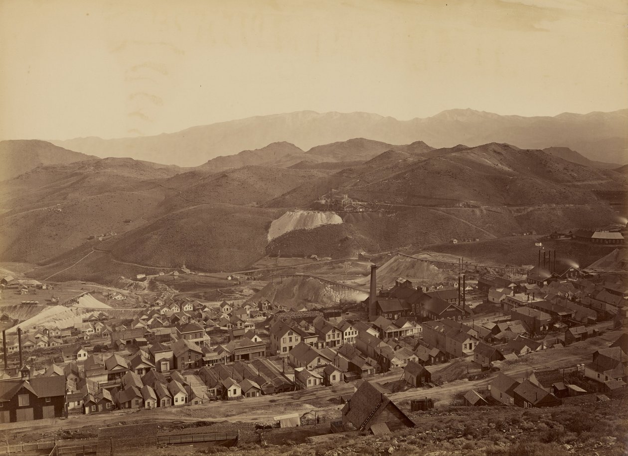 Su Kanalından Kombine Şaft by Carleton Watkins