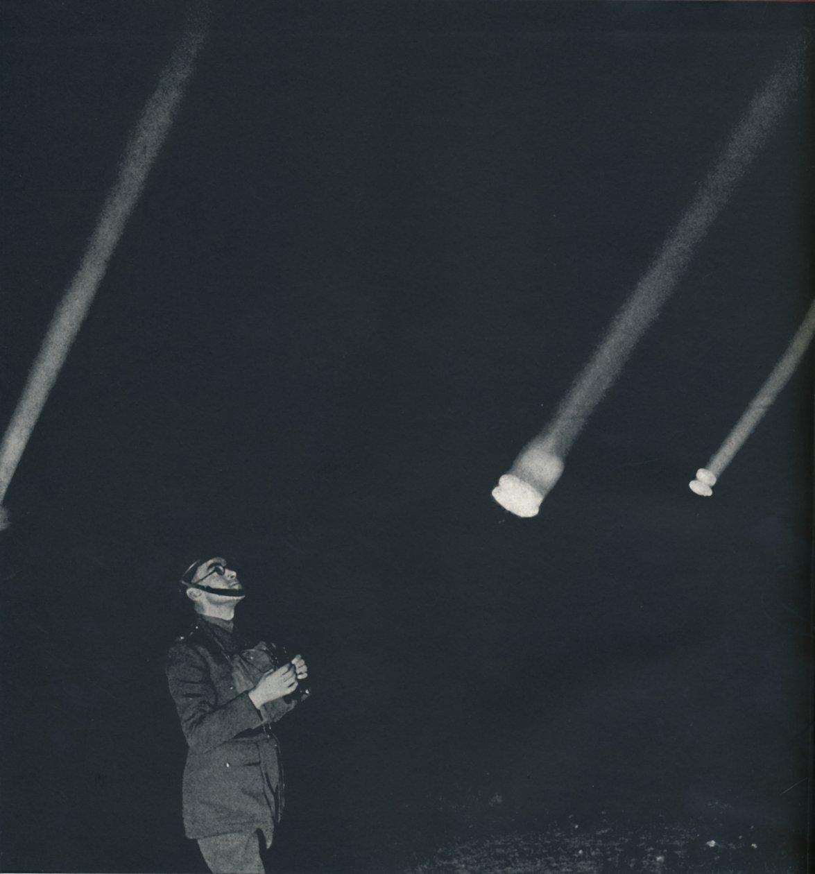 Savaş..., 1941 by Cecil Beaton