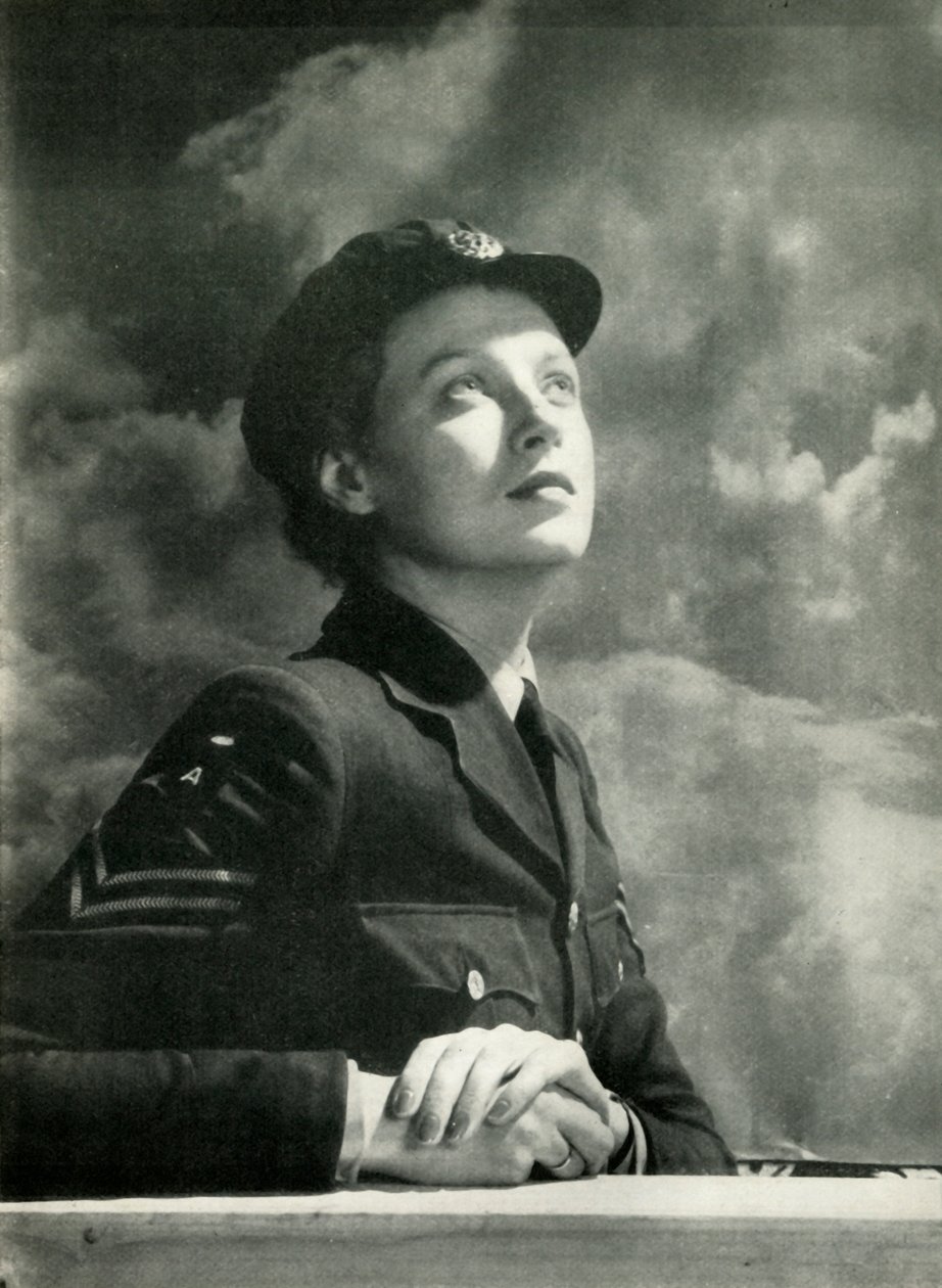 Savaşı izlemek, c1943. by Cecil Beaton