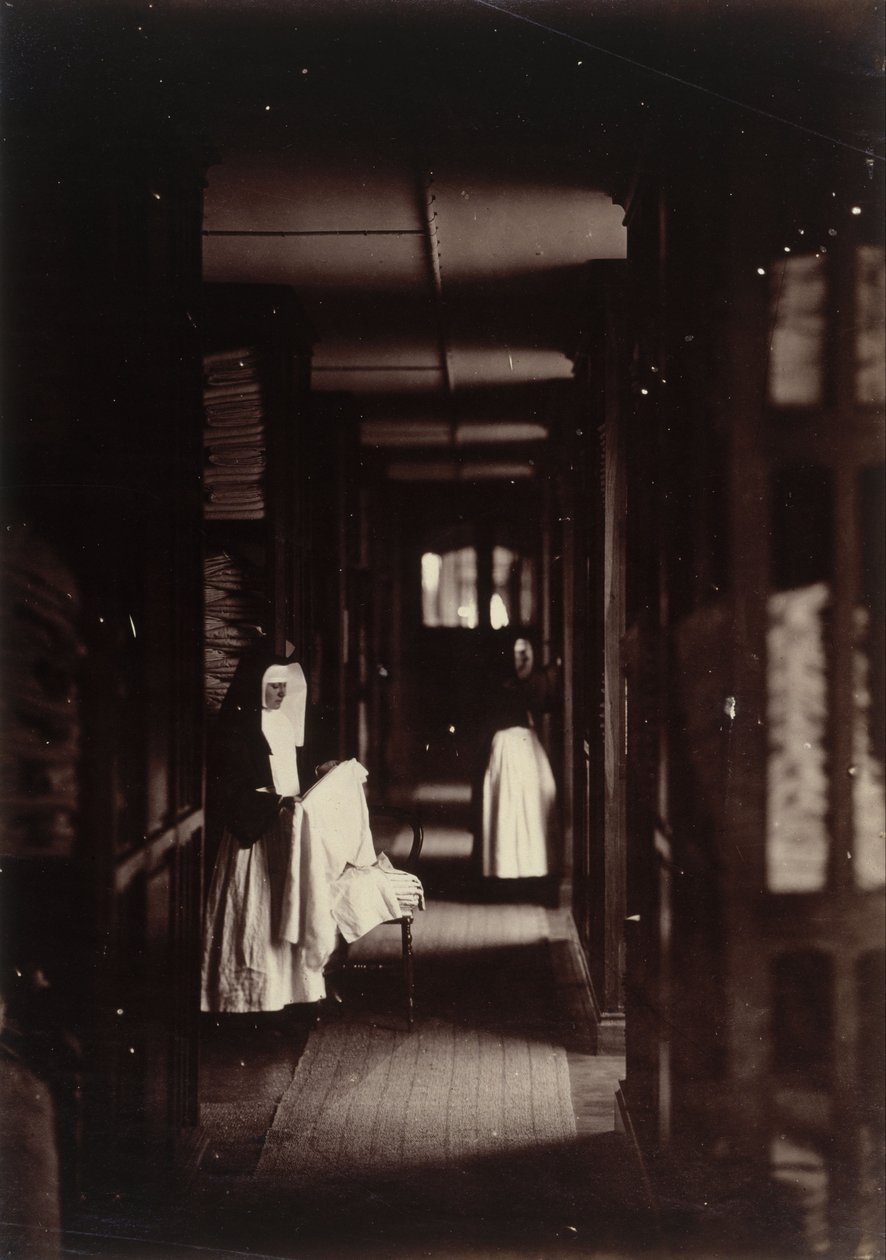 Imperial Asylum Vincennes, iç çamaşırı by Charles Nègre