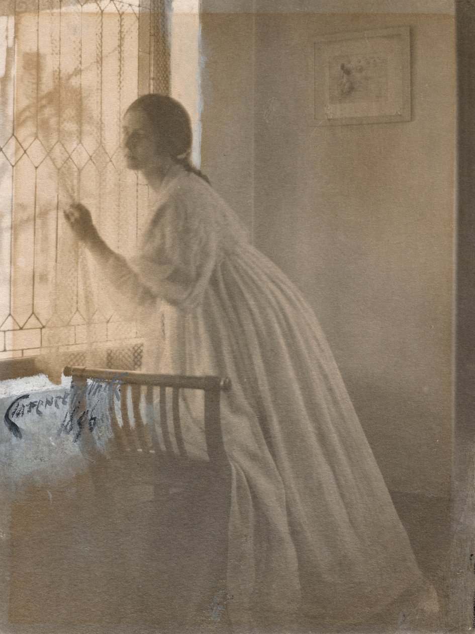 Pencerede, 1896. by Clarence H. White