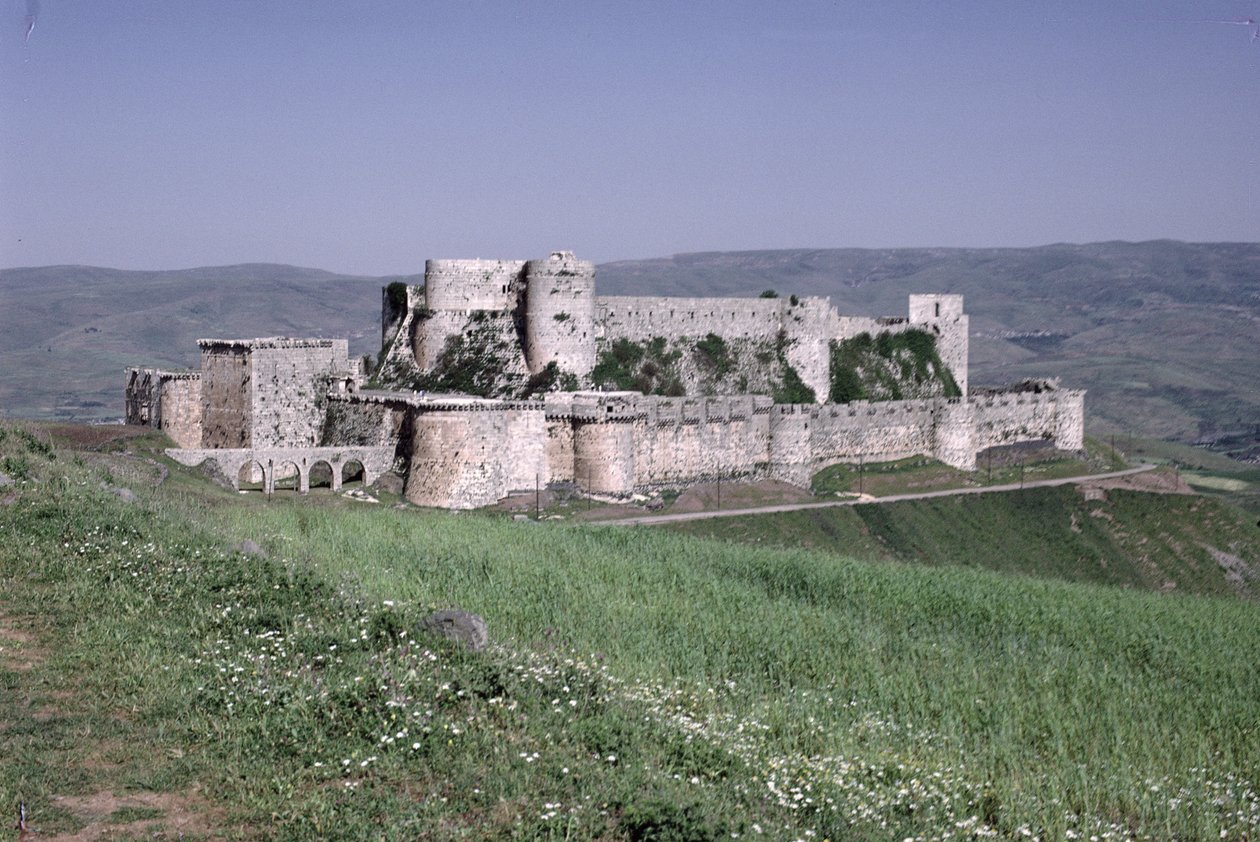 Krak des Chevaliers kalesinin genel görünümü, c.1143 by Crusader Period