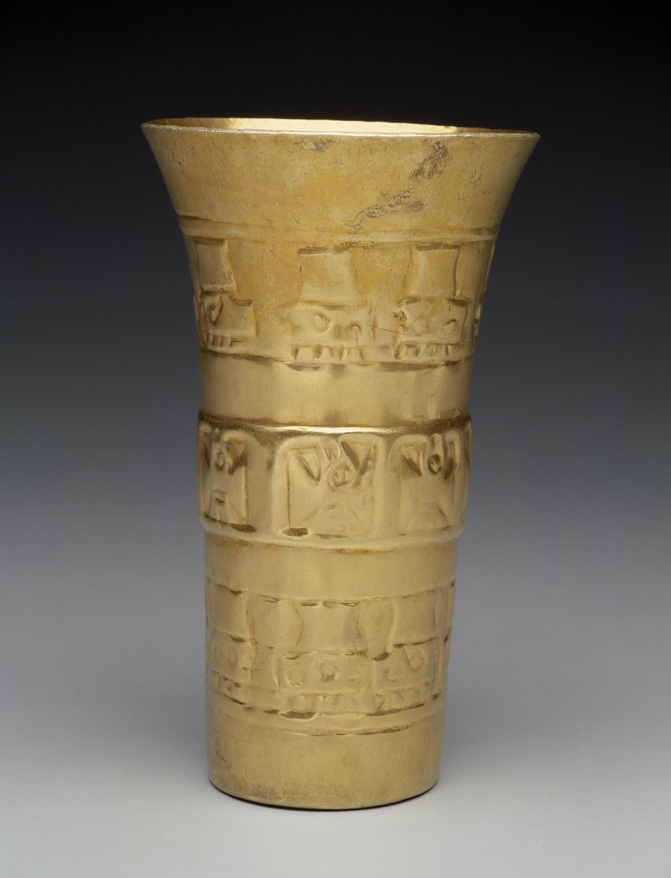 Kupa: Kuşlar ve Kafalar, 900-1100 (altın) by Culture Sicán