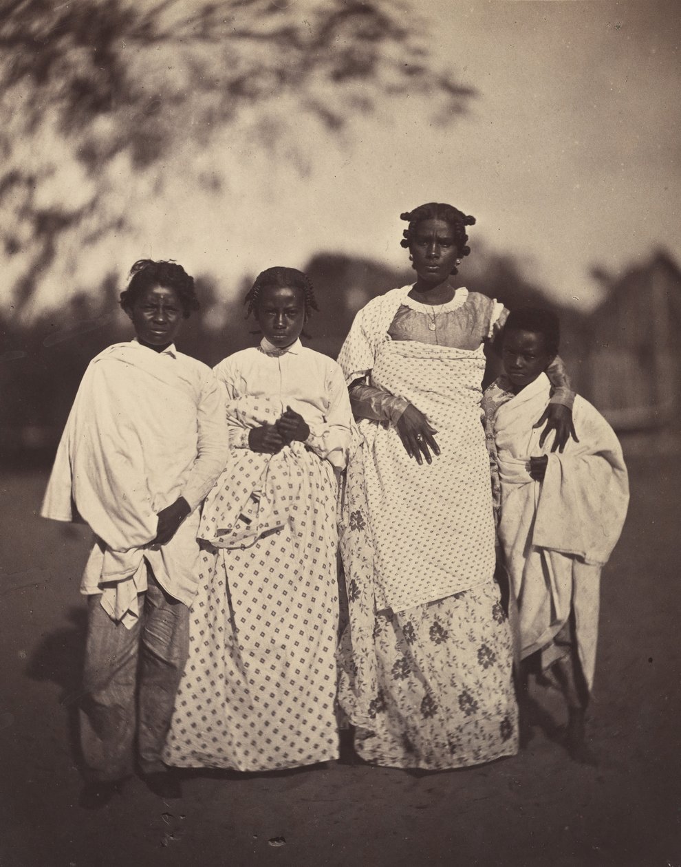 [Aile Grubu], 1863. by Désiré Charnay