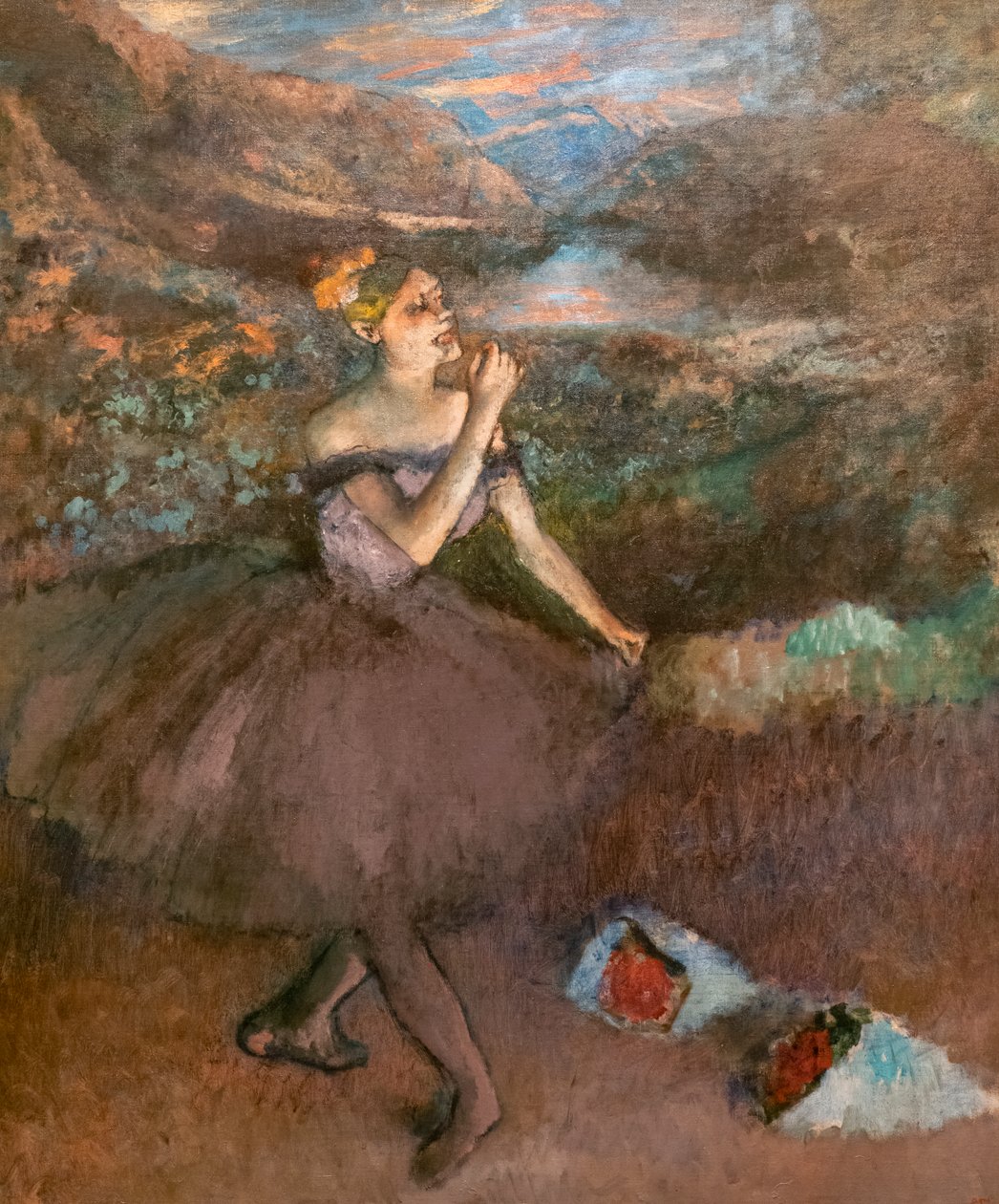 Buket dansçısı. 1895-1900 civarında. Tuval üzerine yağlıboya. by Edgar Degas