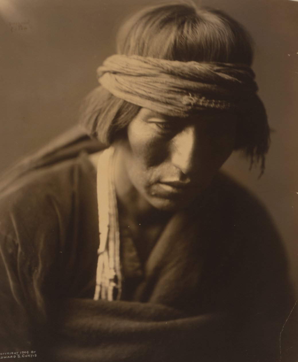 Hastobiga, Navaho Tıp Adamı 1904 (fotoğraf) by Edward Sheriff Curtis
