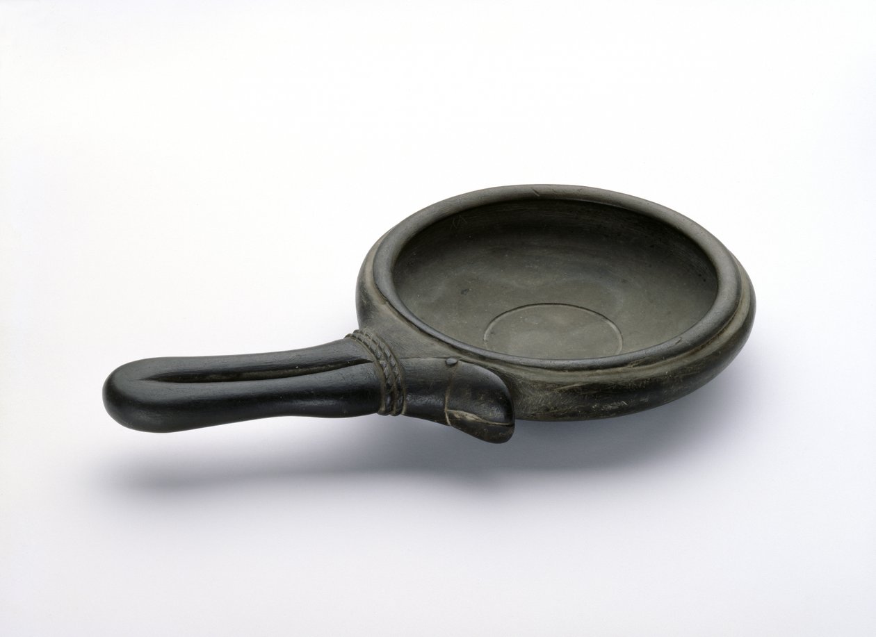 Ceylan bacak saplı oyma silttaşı kase (oyma silttaşı) by Egyptian