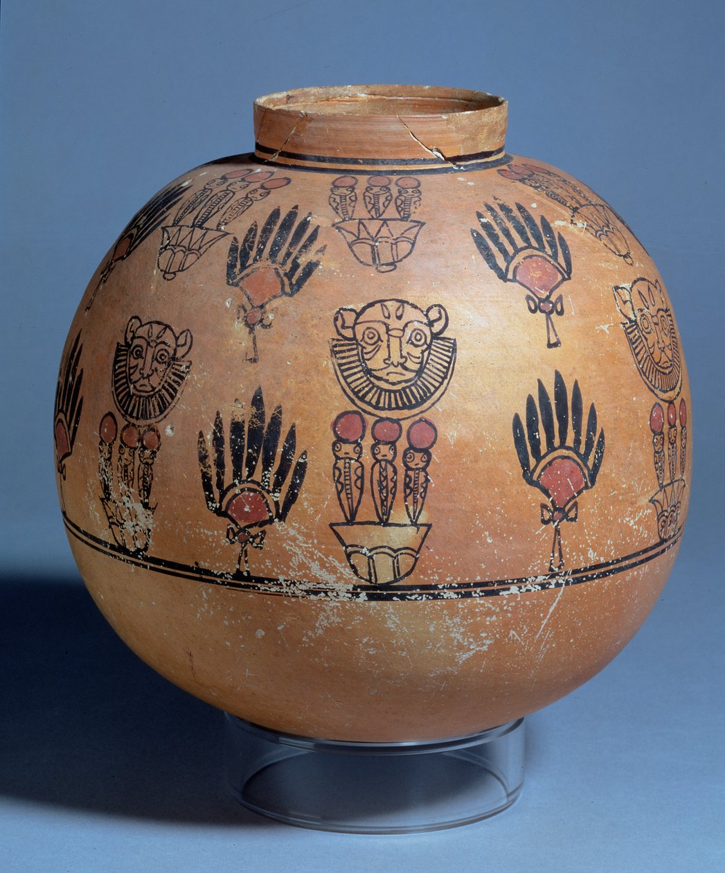 Tomb 1090, Faras, Sudan, MS 1.-2. yüzyıla ait nilüfer çiçekleri üzerinde aslan maskeleri ve kobra tanrıçaları ile süslenmiş kavanoz (boyalı çanak çömlek) by Egyptian