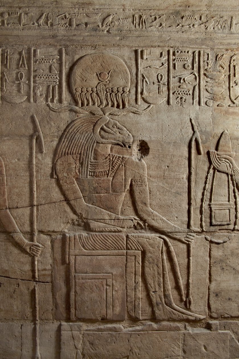 Firavun Taharqa tarafından Nubia'da Kawa'da inşa edilen Amun Tapınağı'nın avlusunda dikilen bir türbe üzerinde kabartma, 25. Hanedan, Geç Dönem, MÖ 690-64, 107896 kumtaşı detayı by Egyptian 25th Dynasty