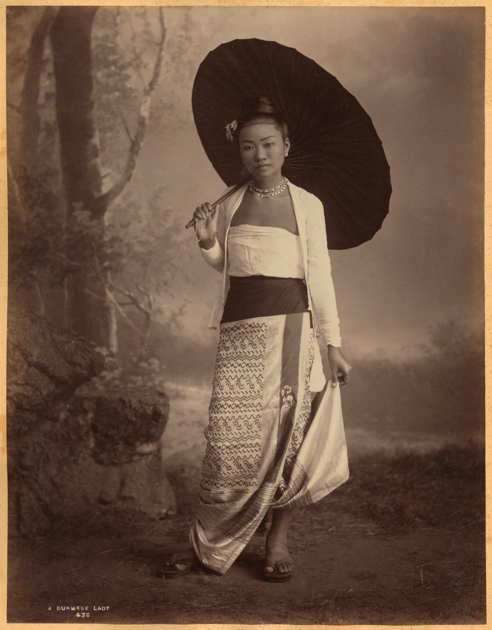 Birmanya hanım (albüm baskısı) by English Photographer
