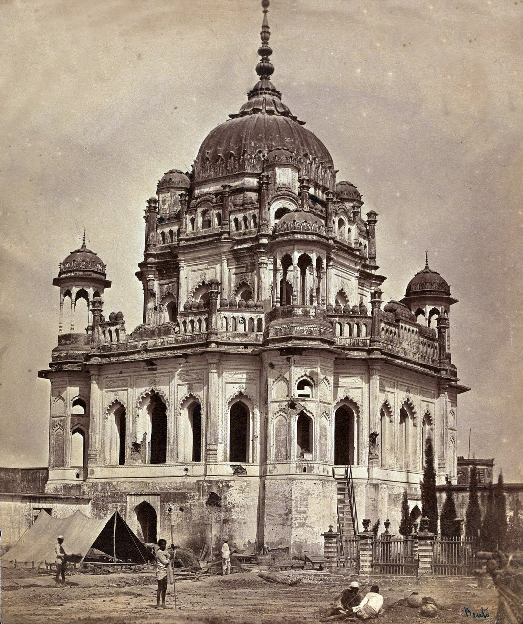 Kubbeli saray, 1858 dolayları by English Photographer