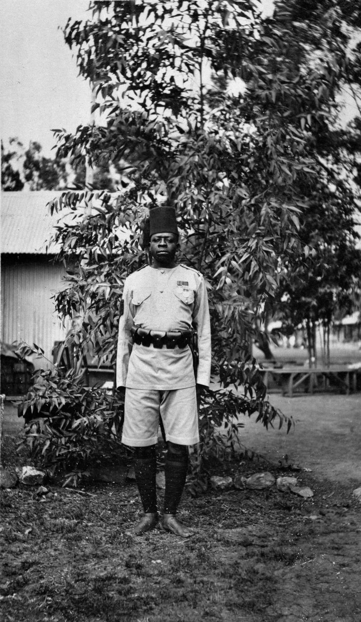Kenyalı Asker, c.1914 by English Photographer