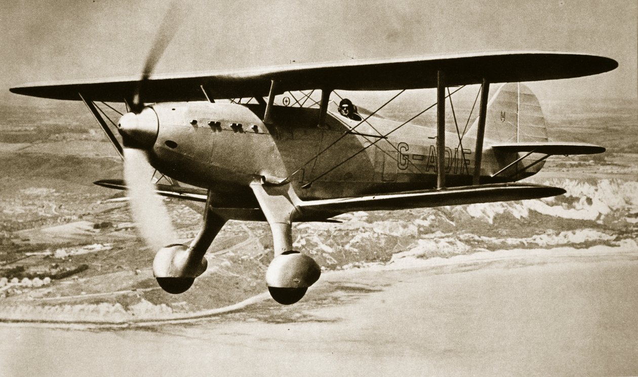 Havanın tek kişilik yok edicisi, c.1935 (fotogravür) by English Photographer