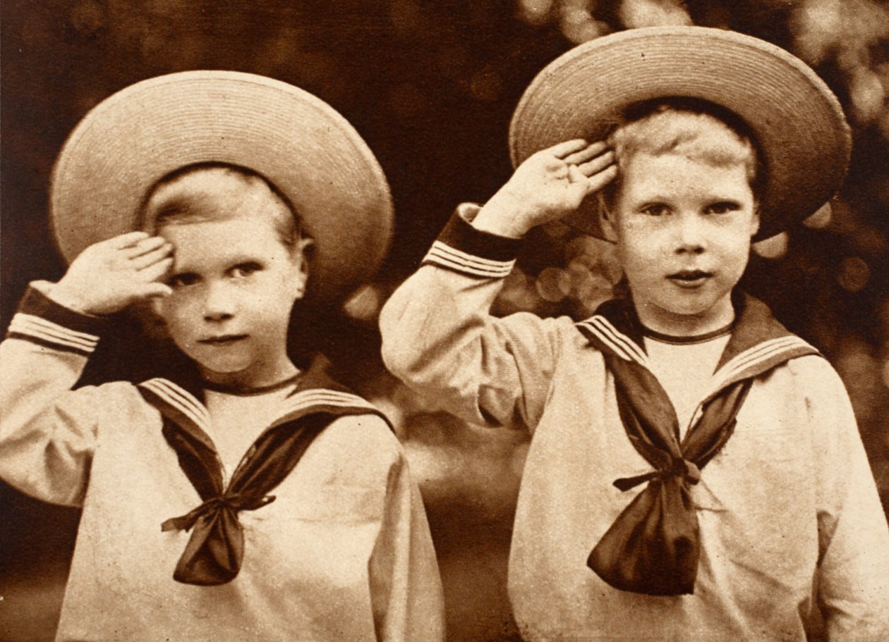 York Dükü ve Kral Edward VIII Saluting, 1899 dolayları by English Photographer