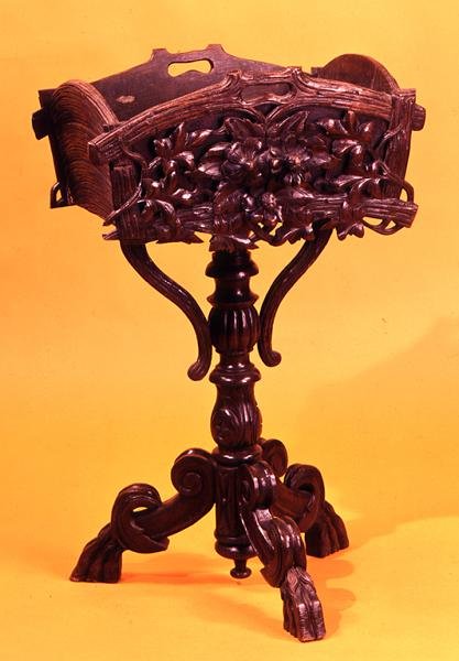 Jardiniere, c.1830 (oymalı meşe) (farklı görüşler için ayrıca bkz. 147808 ve 147810) by English School