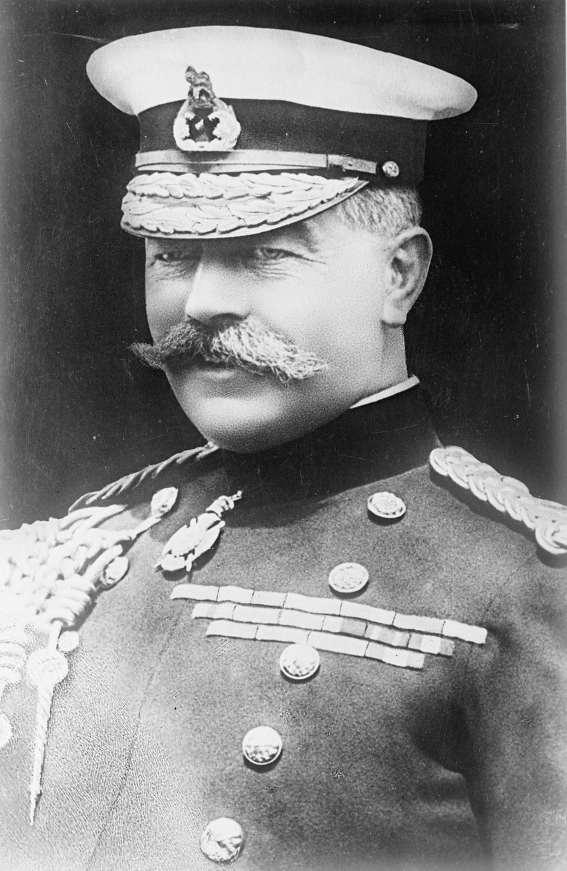 Mareşal Horatio Herbert Kitchener by English Photographer