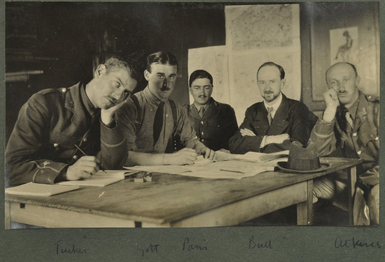 Tucker, Golt, Paris, Boğa, Atkins, c.1916 by English Photographer