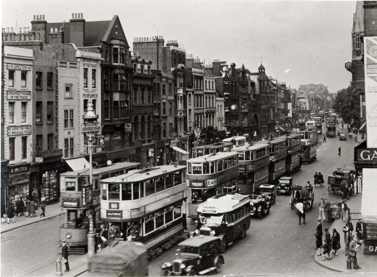 Whitechapel High Street, Londra, 1930 dolayları by English Photographer