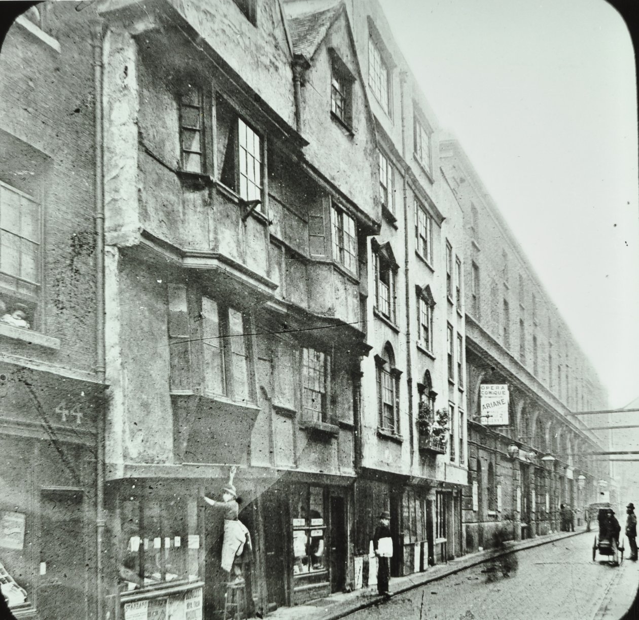 Wych Street, Westminster LB: batıya bakış, 1890 by English Photographer