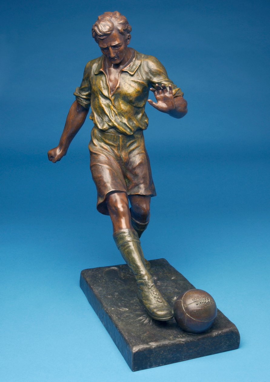 Bir topa tekme atan figür (soğuk boyalı spelter) by English School