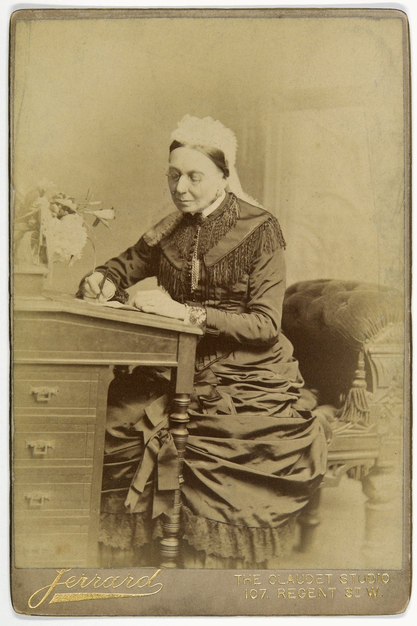 Sarah Elizabeth Gardırop by English School