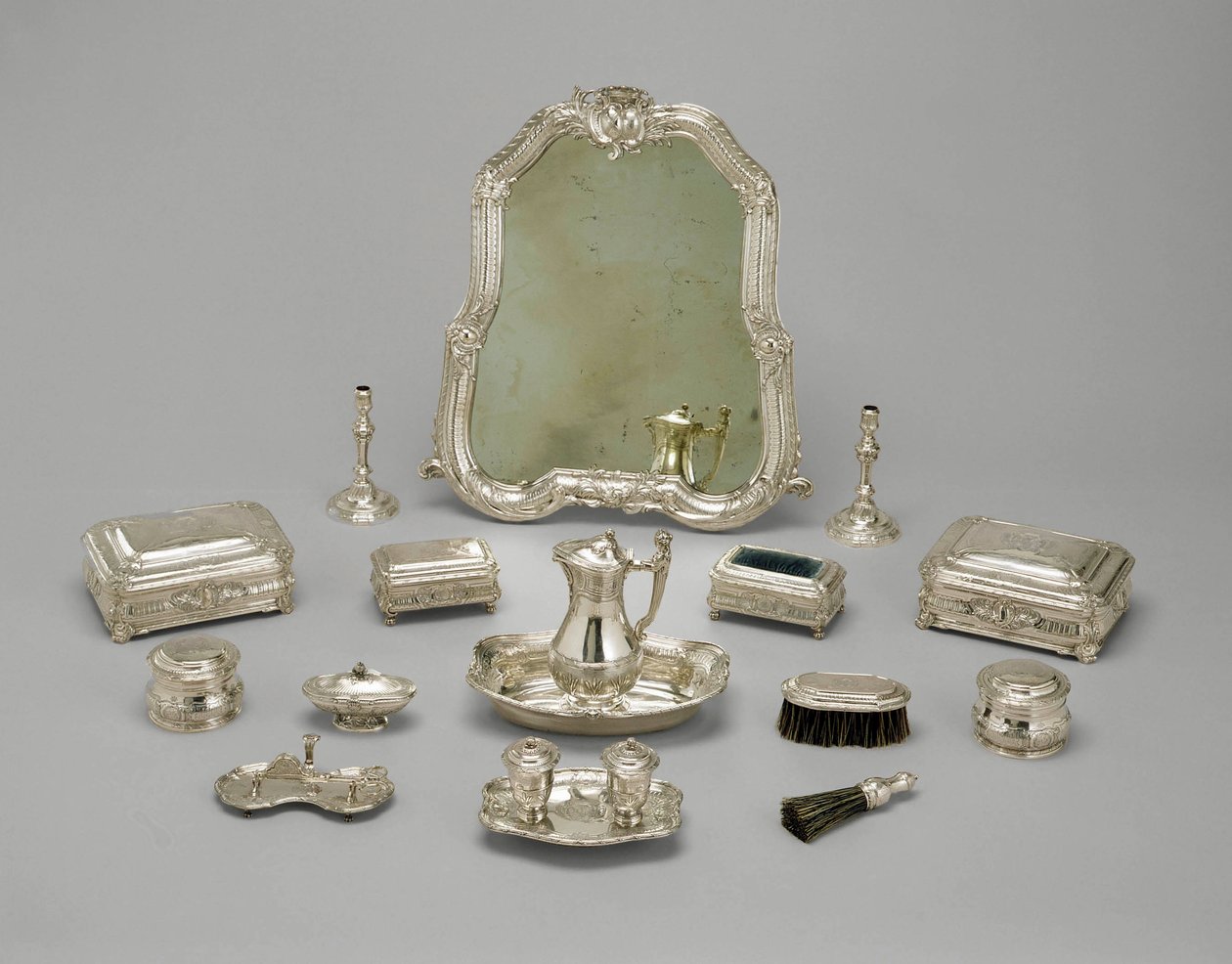 Tuvalet servisi, 1738-39 (gümüş) by Etienne Pollet