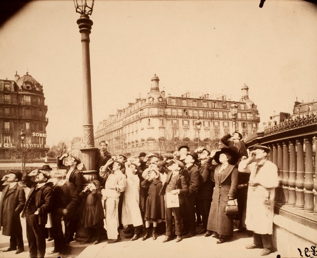 Tutulma, Nisan 1912 by Eugène Atget