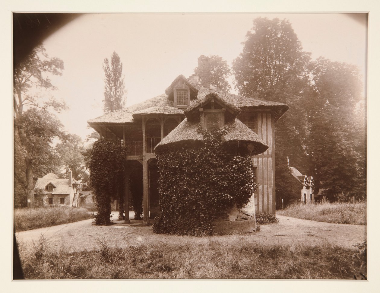 Petit Trianon, Versay by Eugène Atget