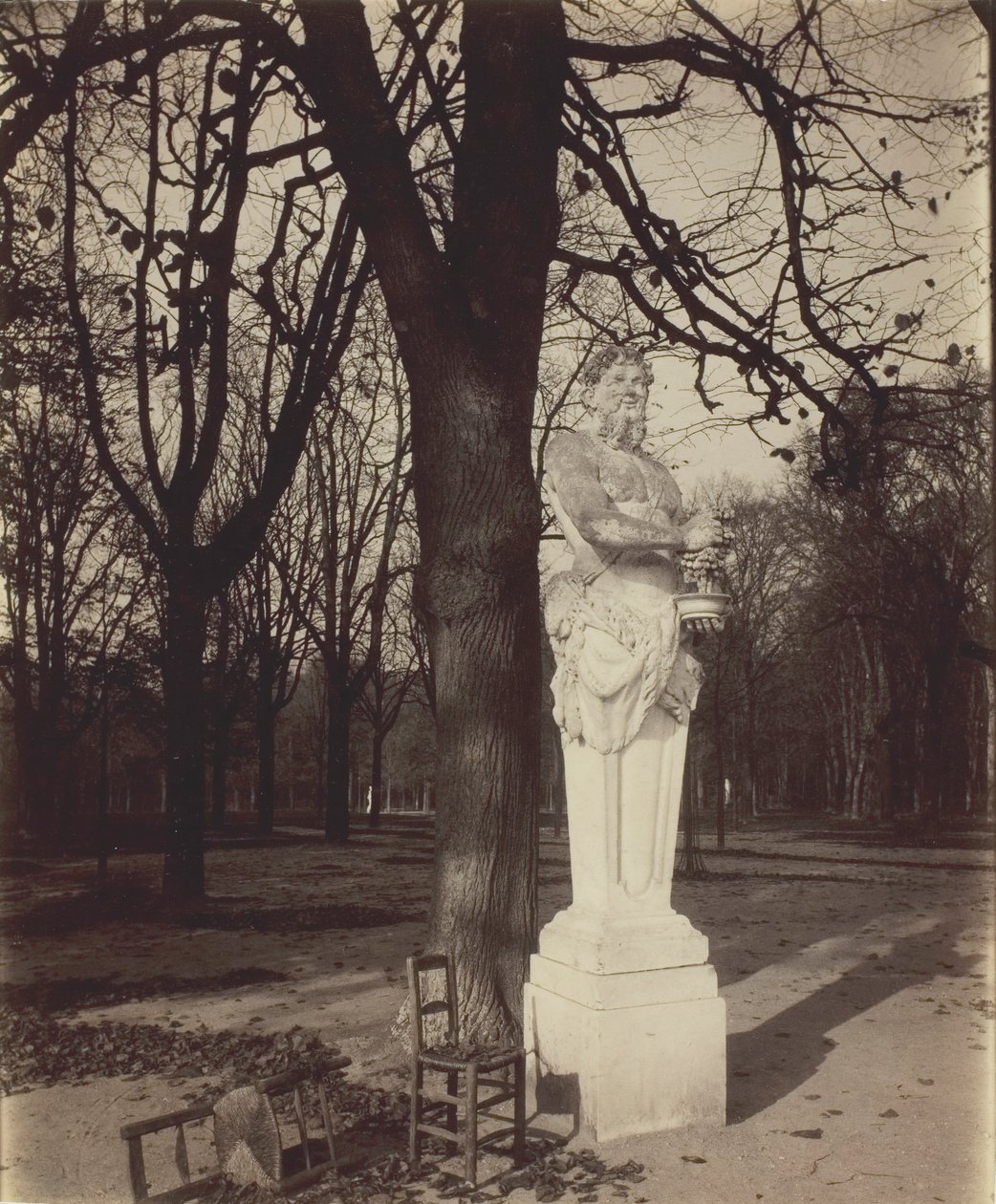 Versay, Parkın Köşesi, 1904. by Eugène Atget