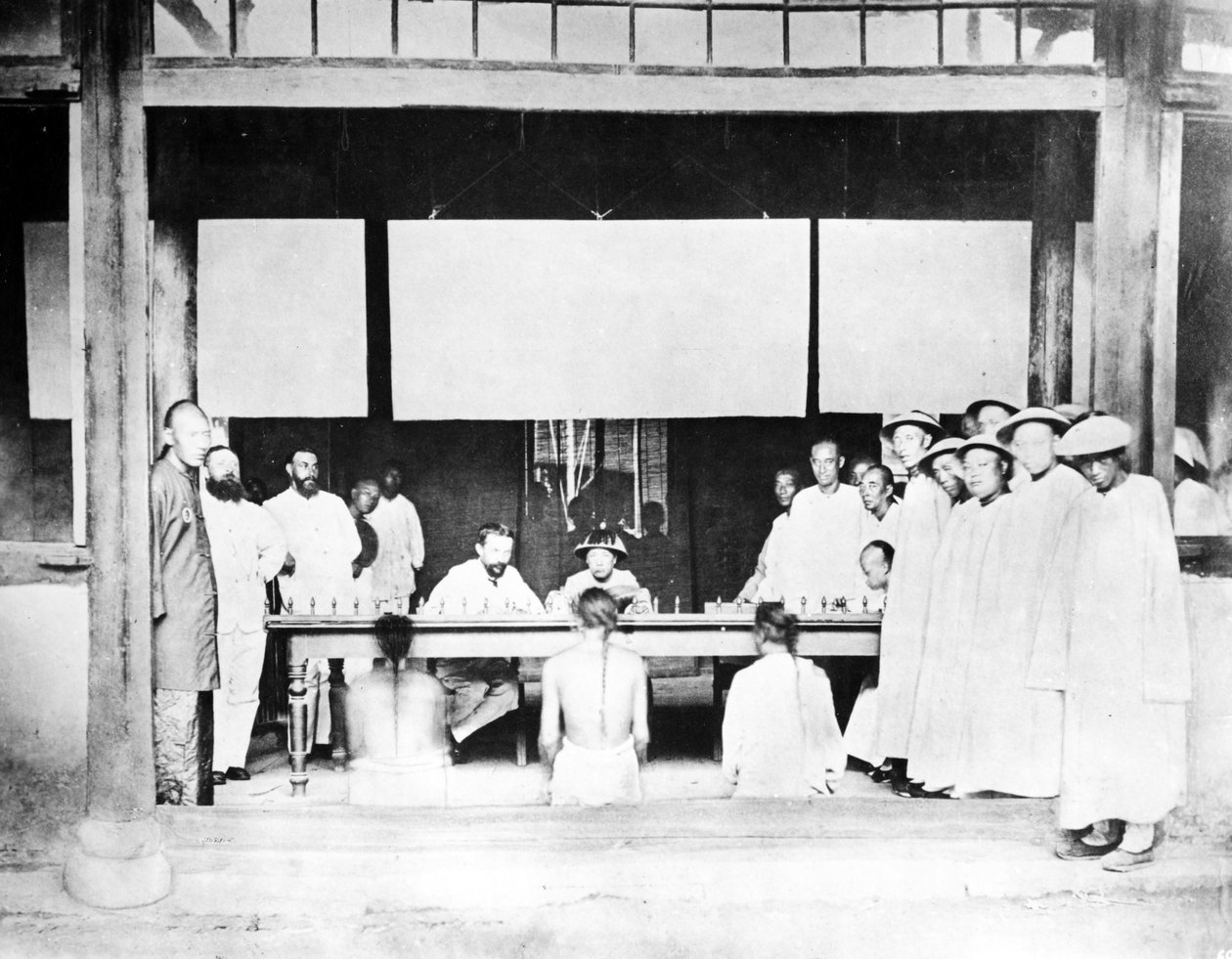 Çin Sulh Mahkemesi, c.1880-90 by European Photographer