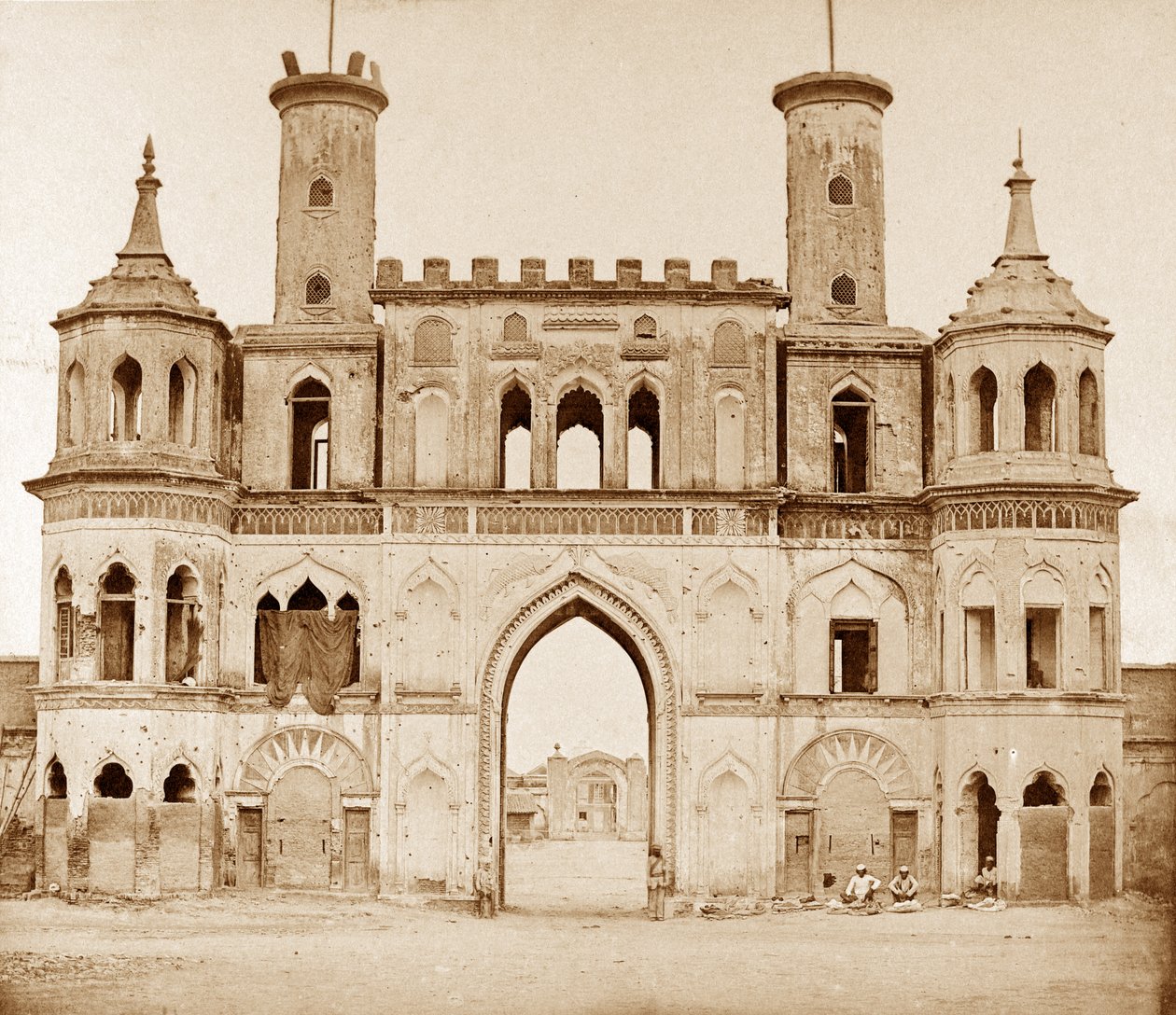 ಚಿಕ್ಕ ಇಮಾಮ್ ಬಾರಾ ತುರ್ಕಿನ ಗೇಟ್ವೇ by Felice Beato