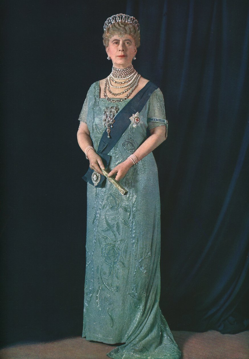 Kraliçe Mary, 1935. by Finlay Colour Ltd