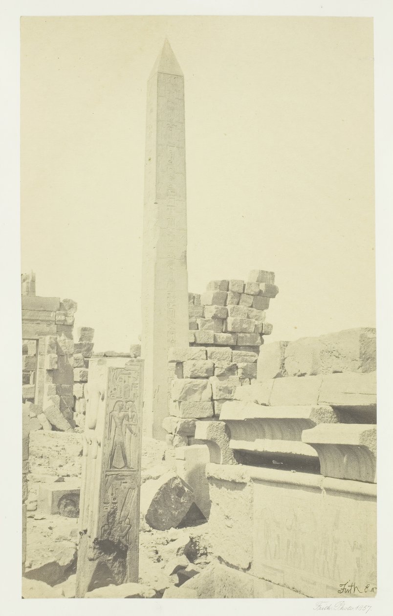 Dikilitaş ve Granit Lotus Sütunu, Karnac, 1857. by Francis Frith
